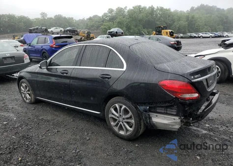 2015 Mercedes-Benz C 300 4Matic из США, поврежденный, VIN 55SWF4KBXFU034308